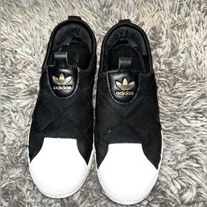 Adidas original sneaker black and white size 5.5